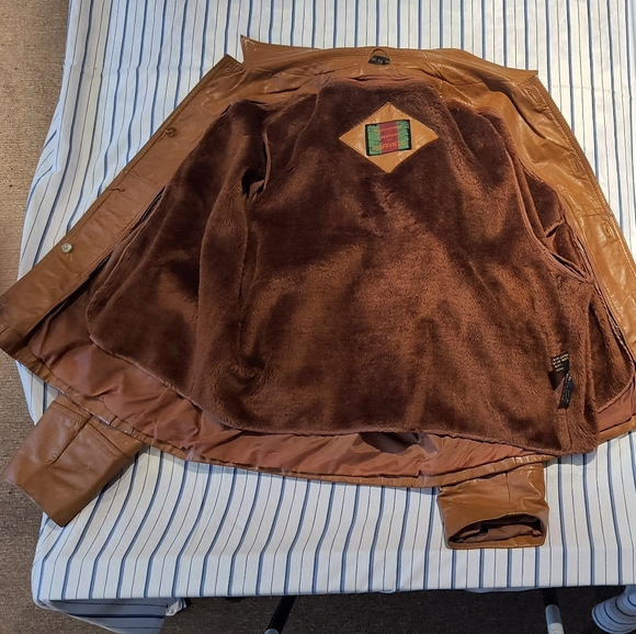 1 "IDEAL" brand Men's Large rust leather overcoat. - Picture 6 of 11